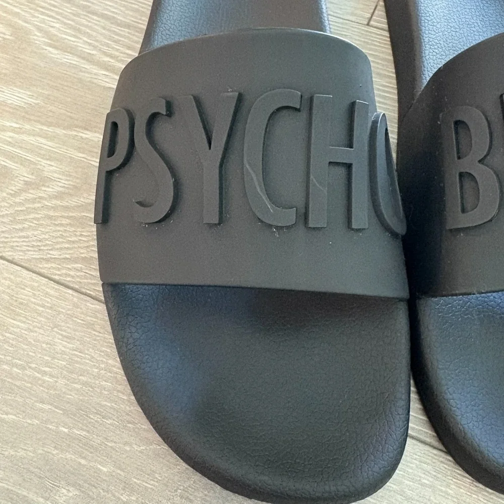 NWT Psycho Bunny Mens Black Beach Embossed‎ Logo Slip-On Slide Sandals Size 12